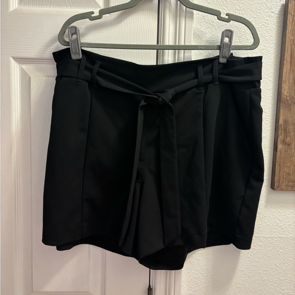 Maurices Size 1X Paperbag Waist Black Shorts with Tie Belt